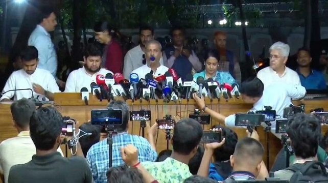 বিচার শেষ না হওয়া পর্যন্ত আওয়ামী লীগের কার্যক্রম নিষিদ্ধ বিচার শেষ না হওয়া পর্যন্ত আওয়ামী লীগের কার্যক্রম নিষিদ্ধ